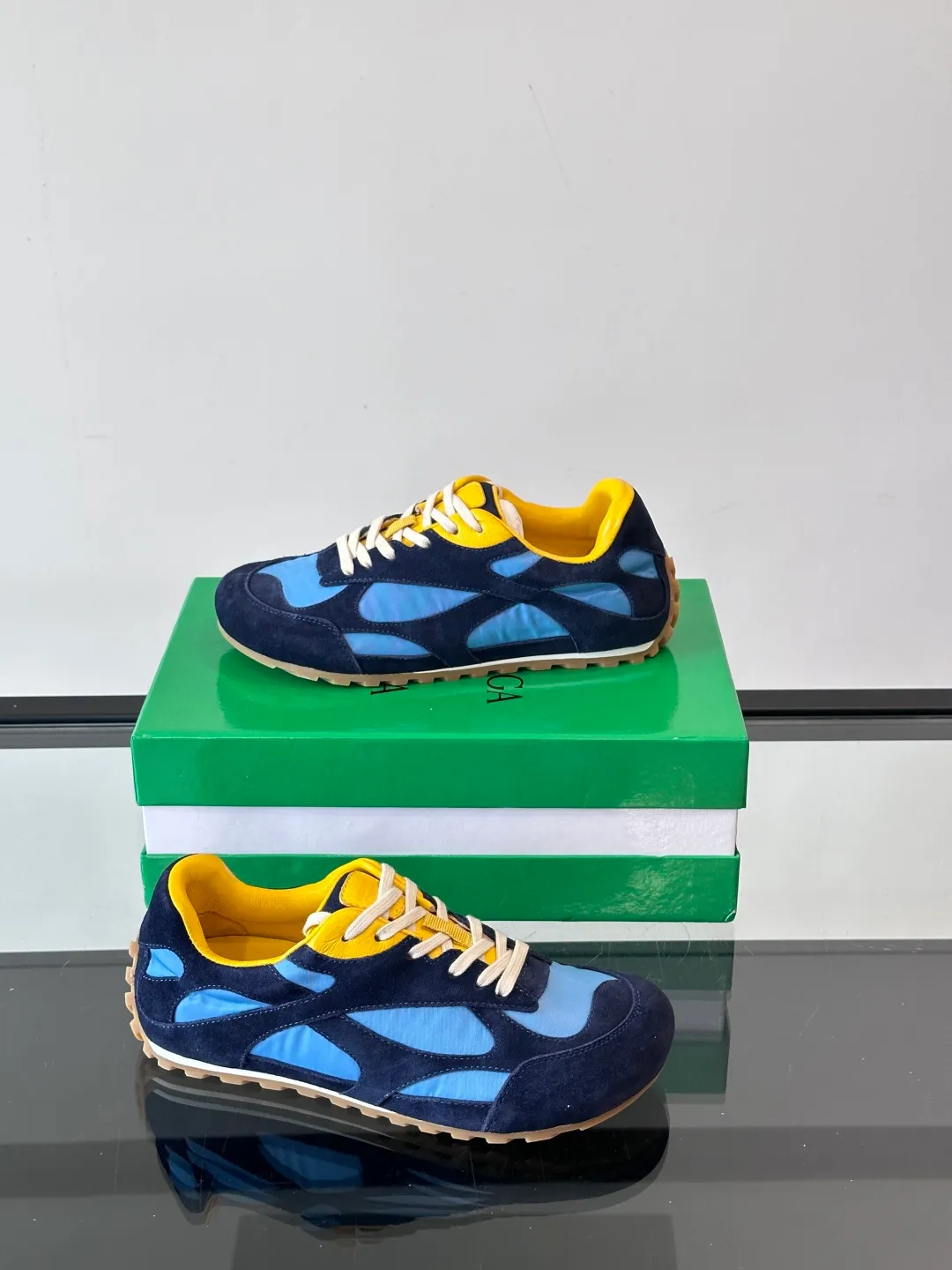p600 "Bv" new orbit👫 casual sneakers for couples, the retro style of the millennium is so handsome, a super cool fashion item, the most important thing is that it feels incomparably comfortable on the feet, and the design style is also perfect. It will definitely be the one you wear most in daily life, original development, high quality presentation! Size: 35-45 (men’s size 38.45 customized)